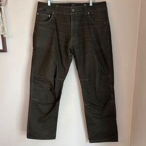 Kuhl Men’s free Rydr heavy duty dark green Relaxed work pants size 36x30 EUC!